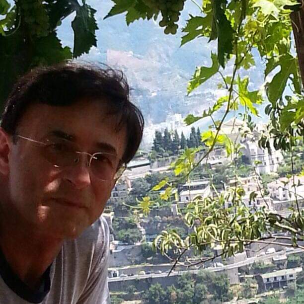 Colto da un malore in acqua, muore il dottor Paolo Brunelli