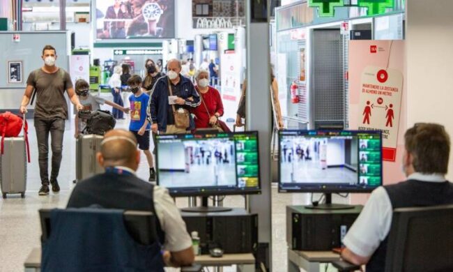 Non solo Green Pass, per viaggiare all’estero serve il PLF: cos’è e in quali casi compilarlo