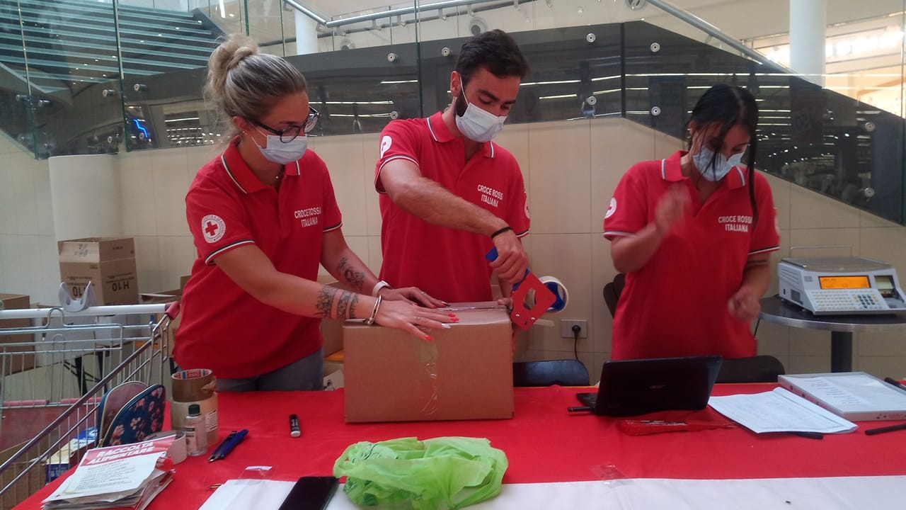Oltre 900 chili di solidarietà con la Croce Rossa