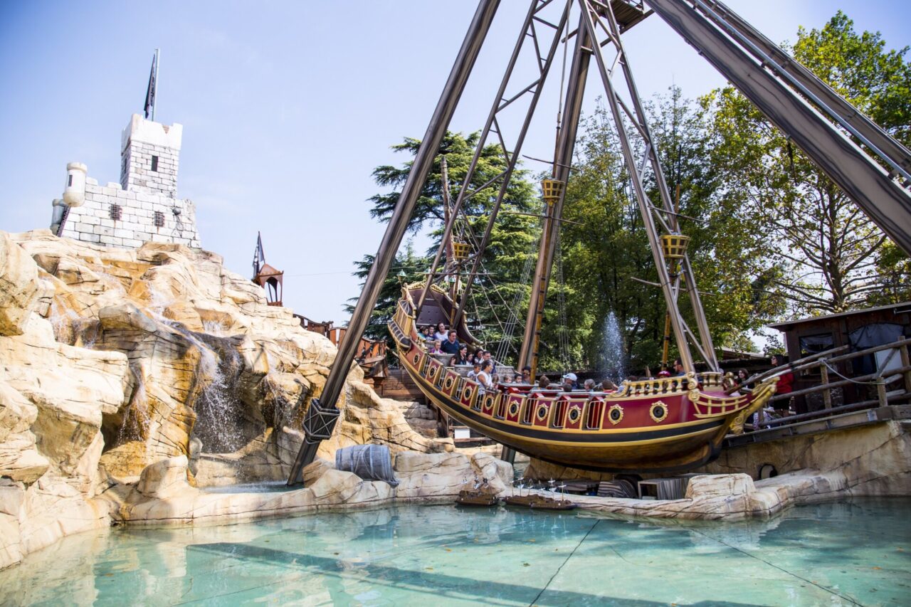 Parchi divertimento: crollo del 50% nel primo week end col green pass