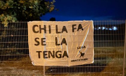 “Chi la fa se la tenga”: lo slogan della Lega locale contro il depuratore fa la sua comparsa su un paio di striscioni