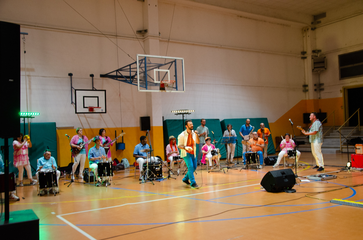 Si può fare band e Charlie Cinelli: un successo assicurato