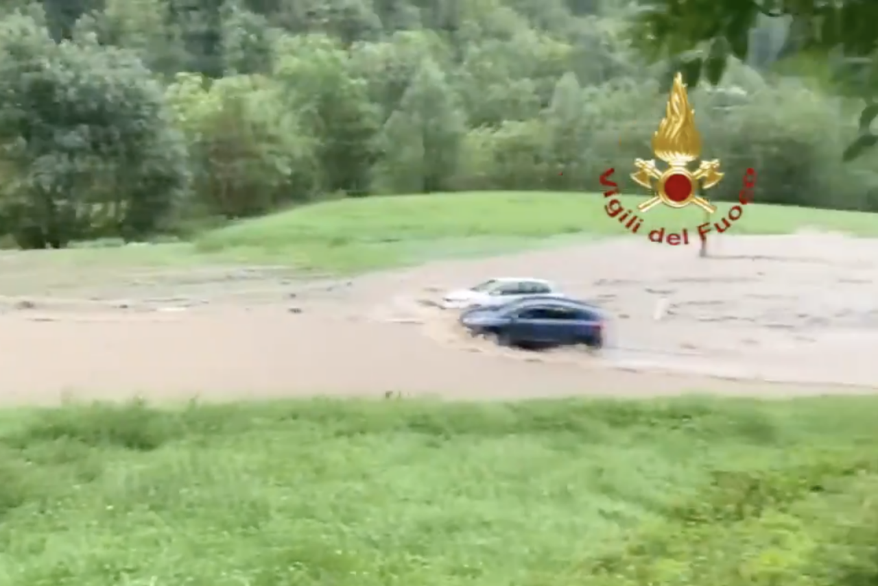 Maltempo nel Bresciano: esonda l’Oglio, frana a Sonico