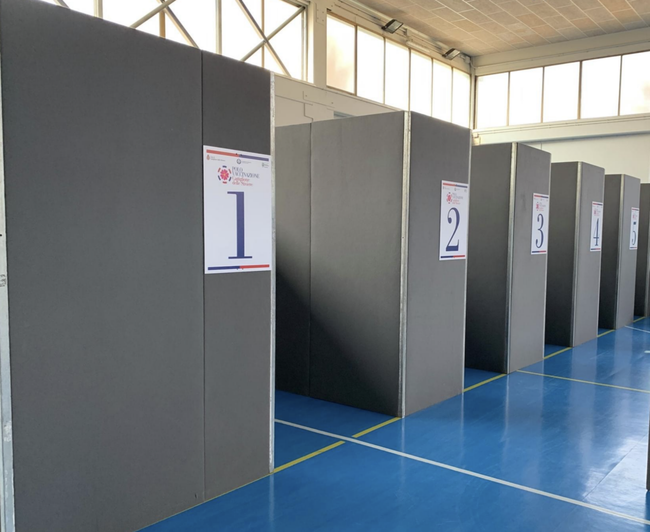 Vandali al polo di Castiglione, si ferma l’attività