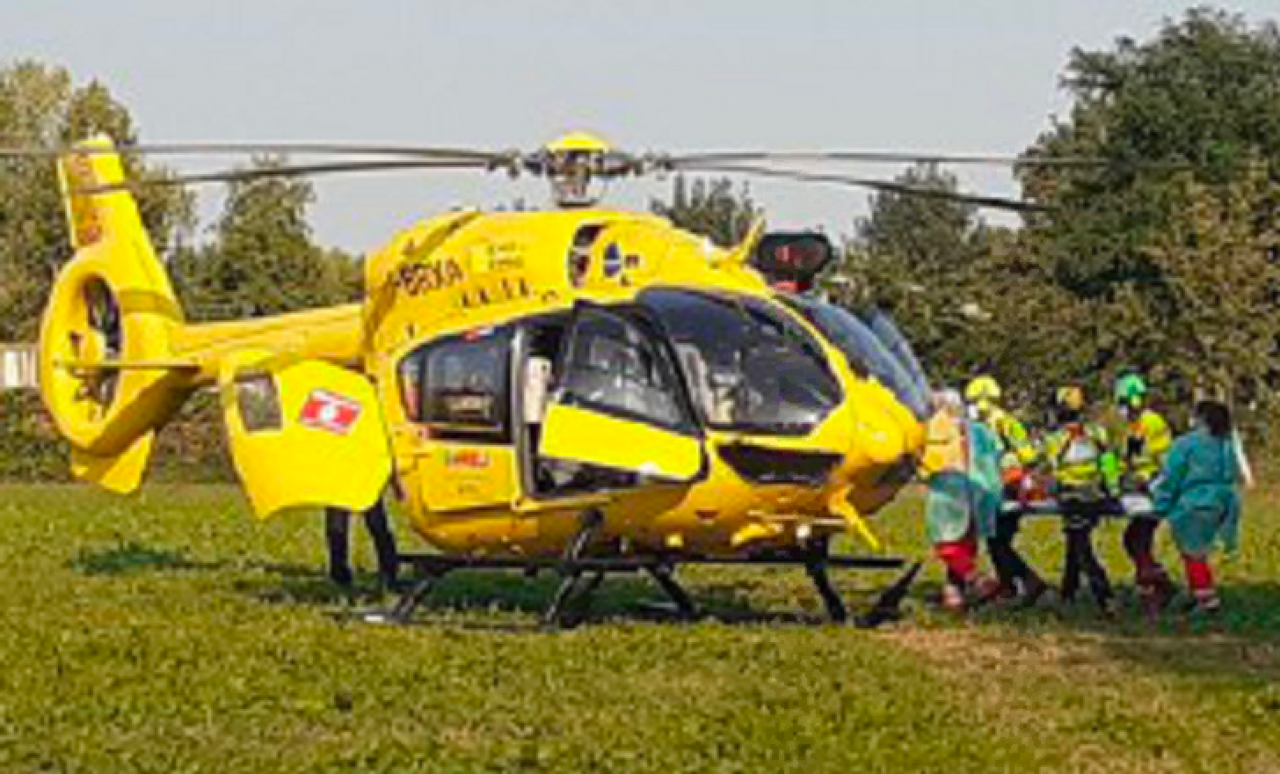 Rovinosa caduta dallo scooter in via Vò, è deceduto il 21enne coinvolto