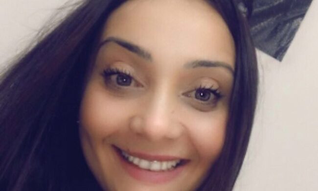 Annuncia la gravidanza e firma un contratto a tempo indeterminato