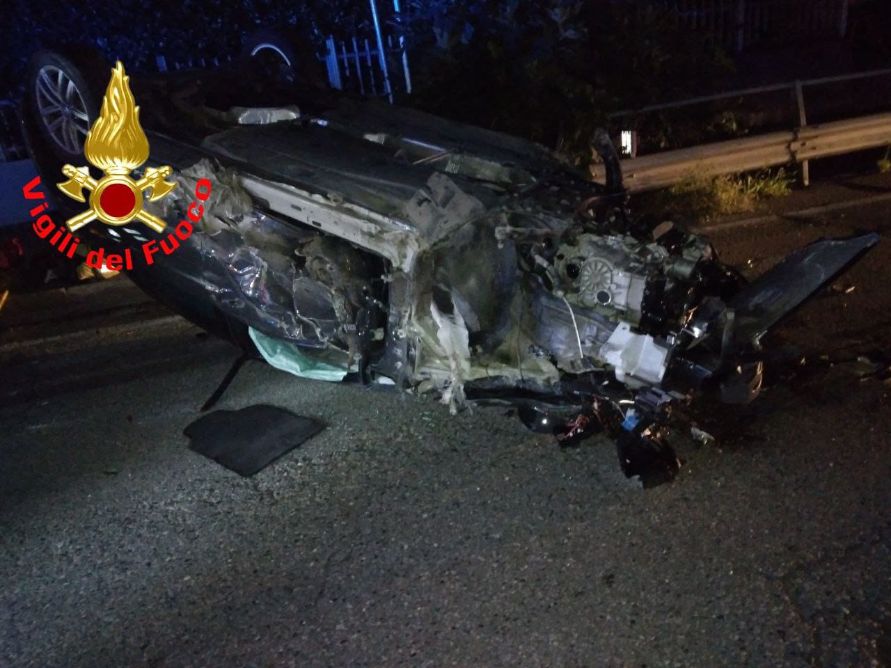 Tremendo frontale tra tre veicoli nella notte a Flero: quattro feriti “miracolati”