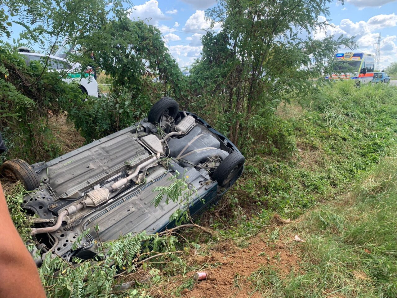 Auto finisce fuori strada a Rezzato, ferito un 35enne