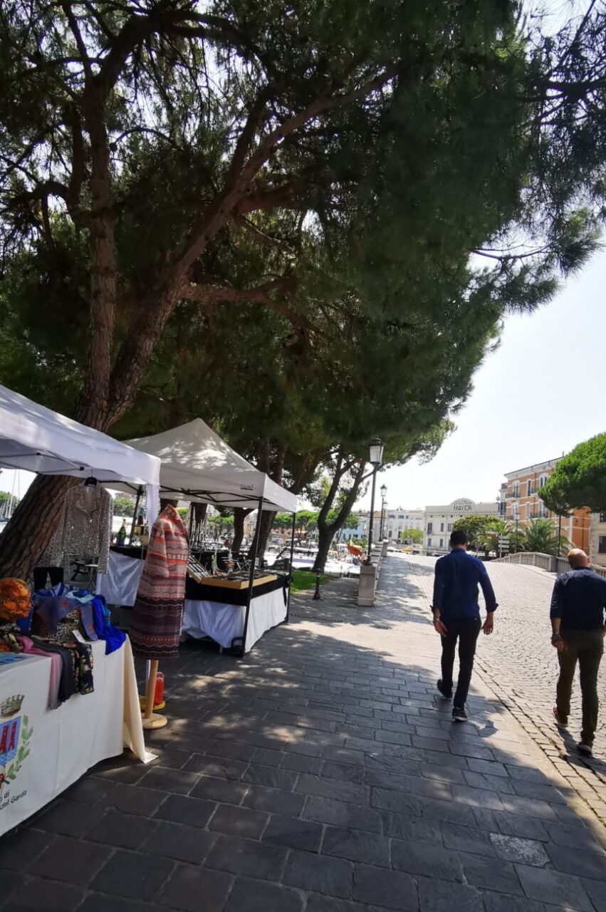 Mercoledì della creatività: espositori in piazza a Desenzano fino all’8 settembre