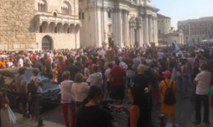 Il fiume Chiese "esonda" e riempie piazza Duomo