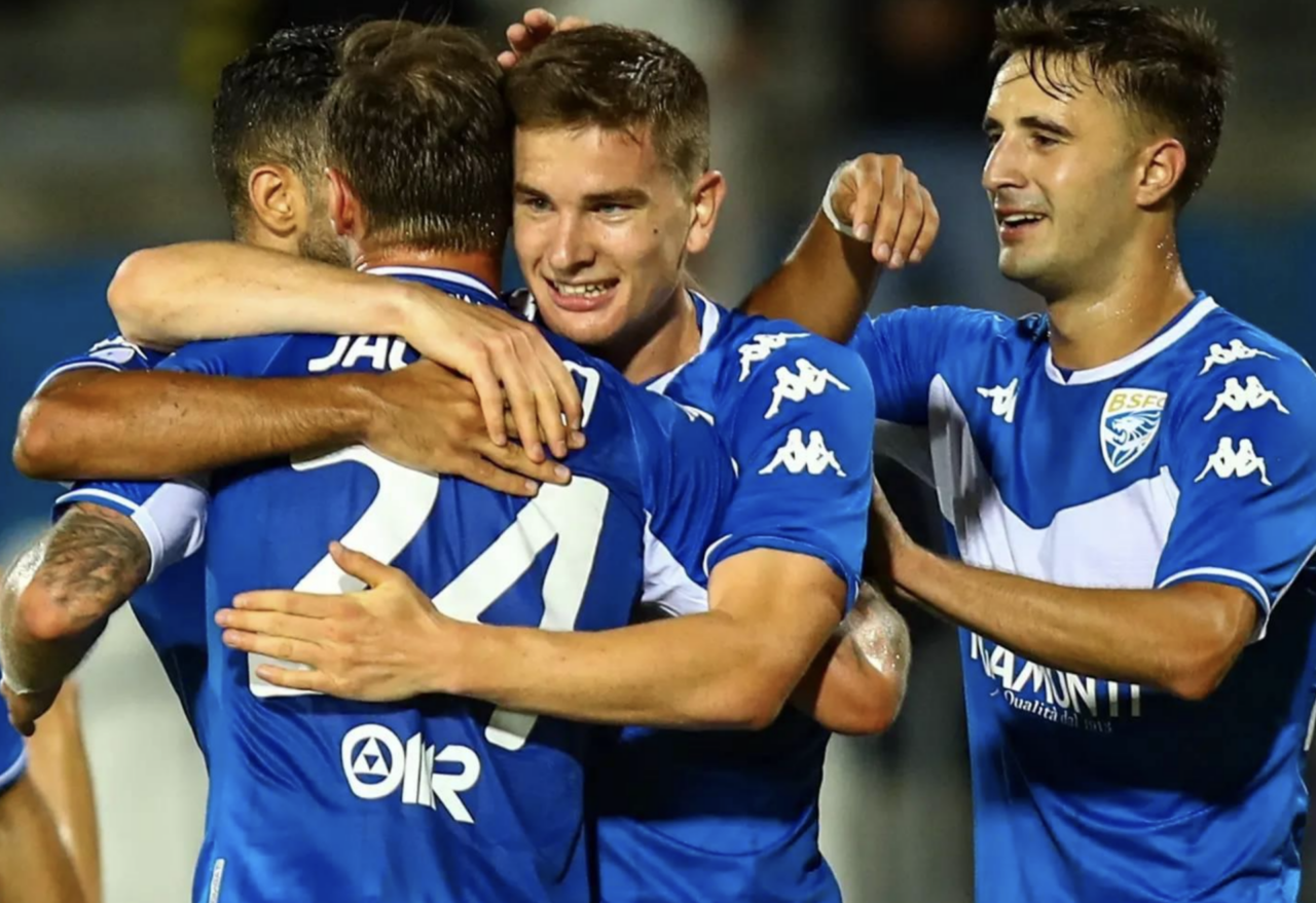 Il Brescia si piega, ma non si spezza: con il Frosinone finisce 2 a 2