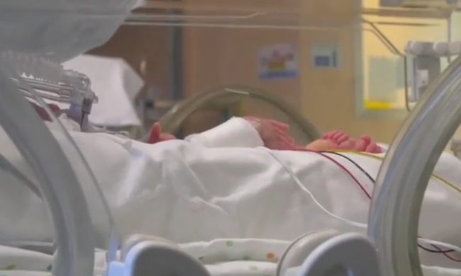 Bambino di soli 10 giorni positivo al Covid, ricoverato in pediatria