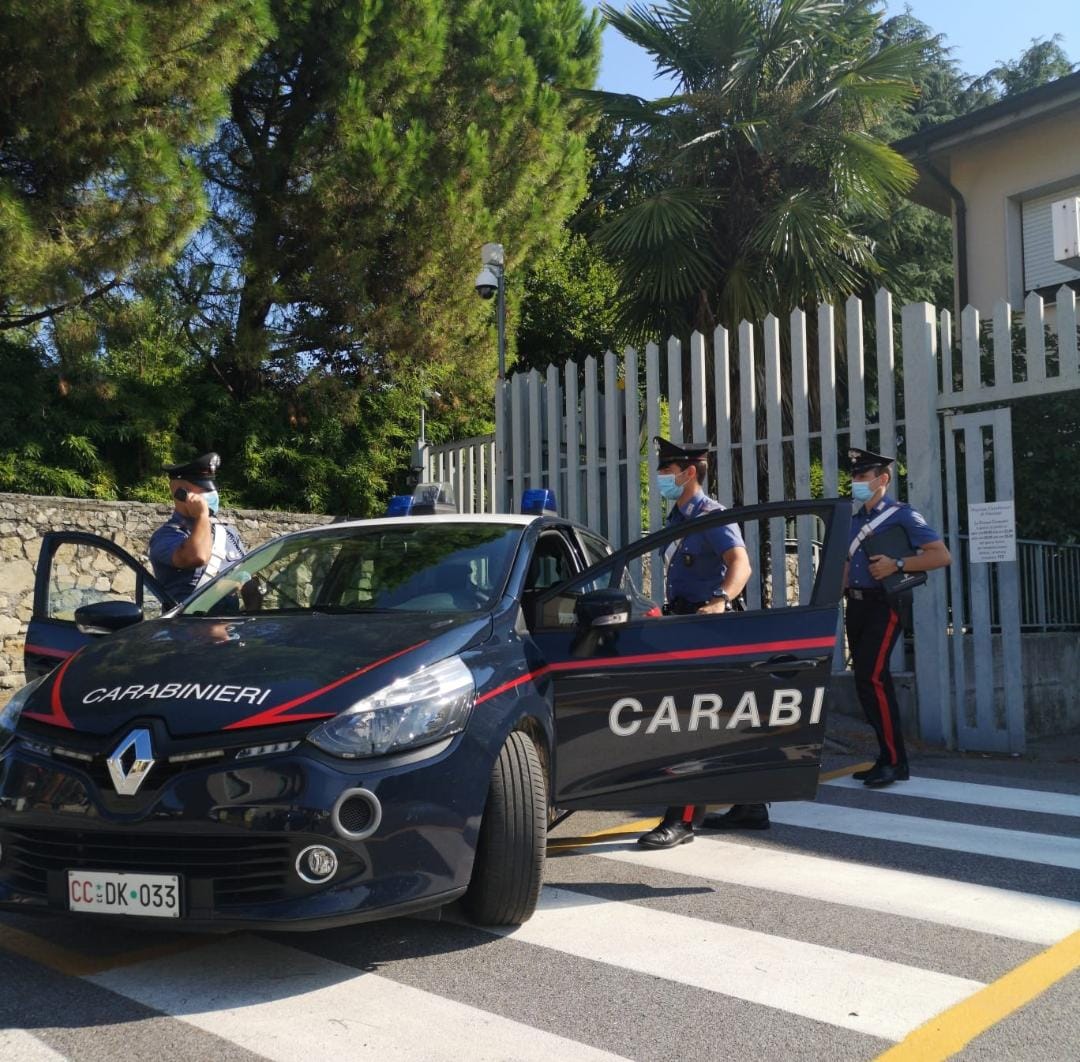 Spaccio di droga ed estorsione in Franciacorta: in manette due minorenni