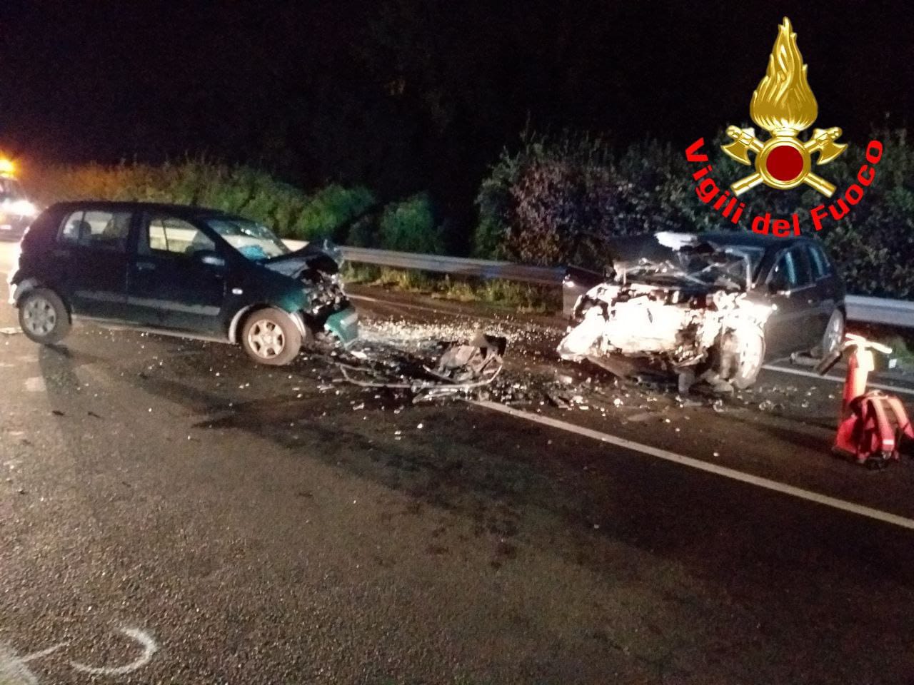 Violento frontale sulla 45bis, miracolati i passeggeri e una bimba di 4 anni