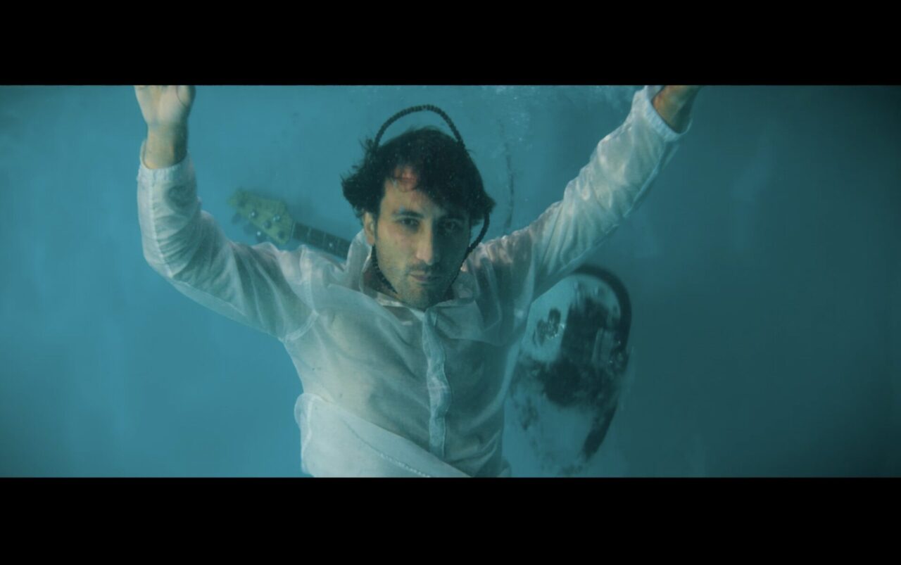 “Watching the others”: il nuovo singolo di Jury