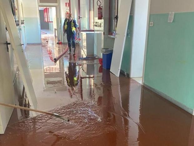 Guasto all’impianto antincendio, allagata la scuola primaria