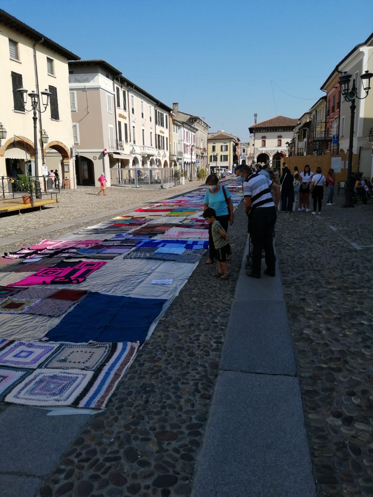 un quadrotto per cucire relazioni1