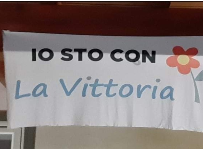 Un’assemblea pubblica per discutere della controversia sull’asilo