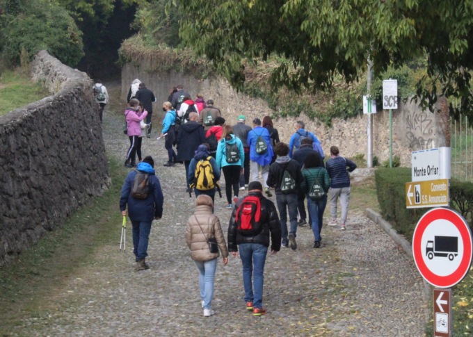 Boom di partecipanti alla Giornata del trekking urbano