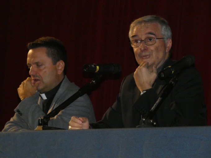 Nuovo santuario alle Fontanelle, contestazione al termine dell’incontro al Teatro Gloria