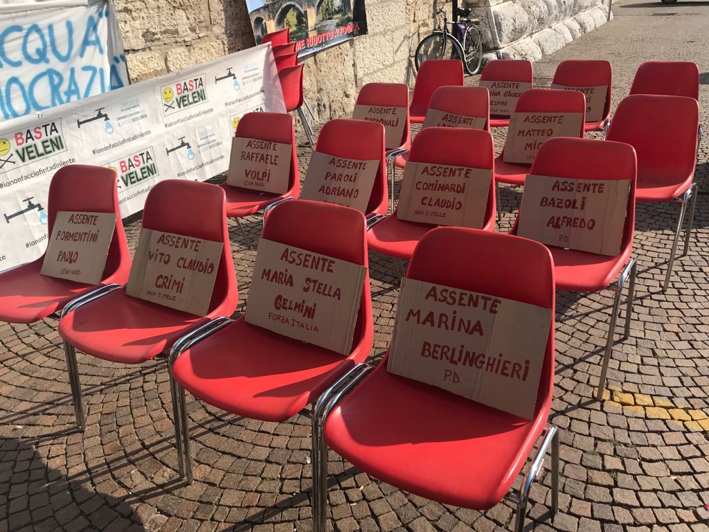 Depuratori del Garda: i 13 parlamentari bresciani invitati non si sono presentati al presidio