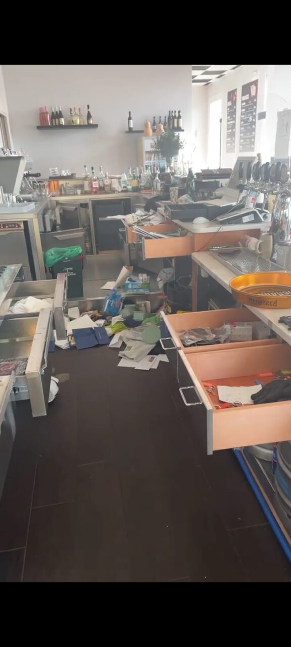 Ladri scatenati, cinque negozi colpiti nel week end