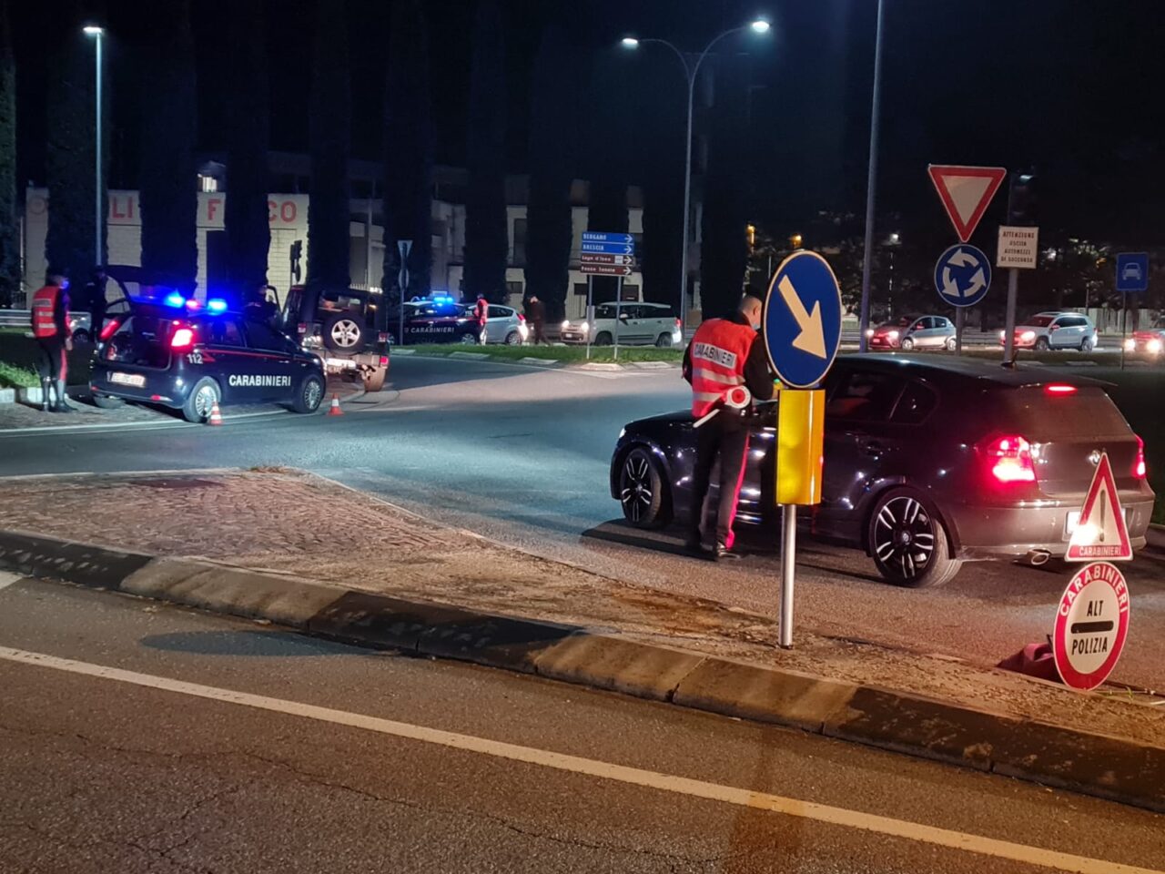 Coltivava marijuana nella serra artigianale, arrestato un 49enne