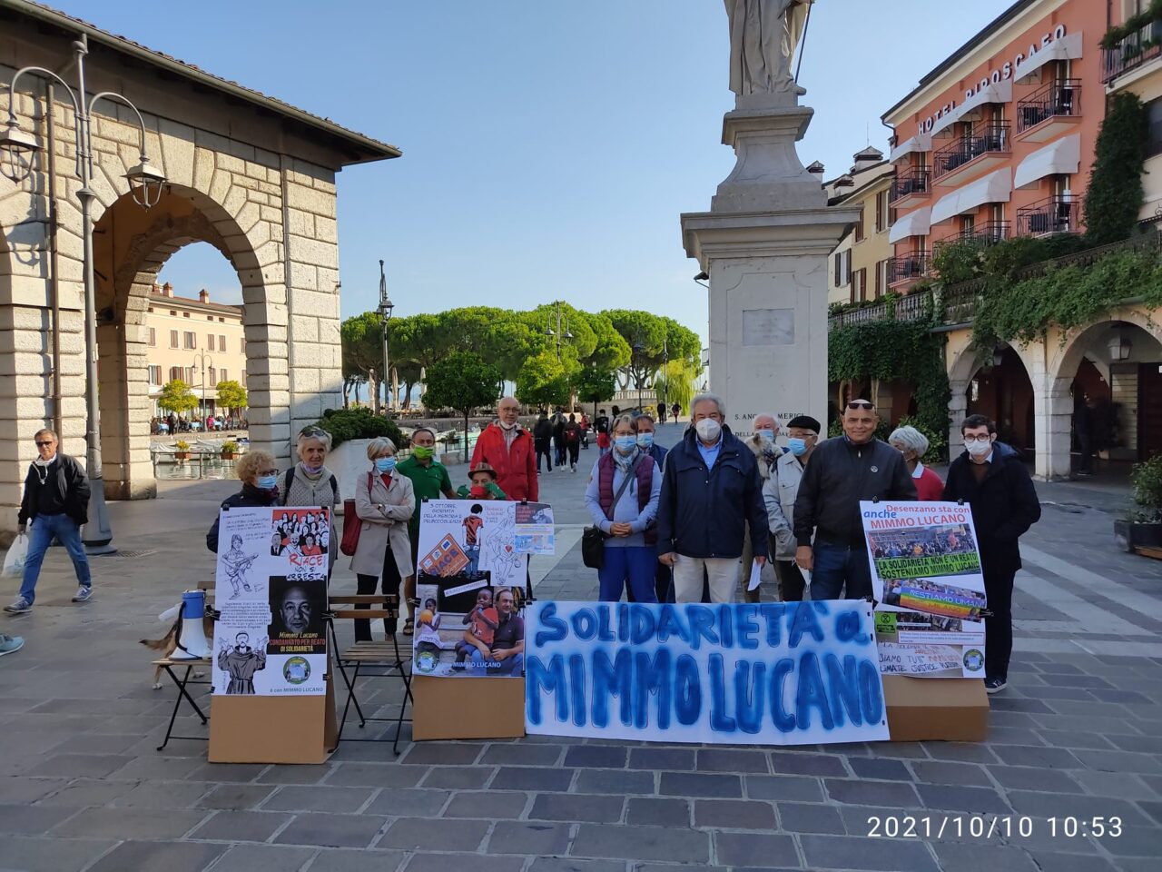 Garda Diritti in piazza a favore di Mimmo Lucano