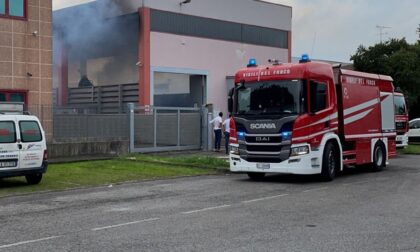 Prende fuoco un macchinario, arrivano i pompieri a Poncarale