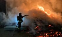 Rogo nella notte ad Adro: vigili del fuoco in azione