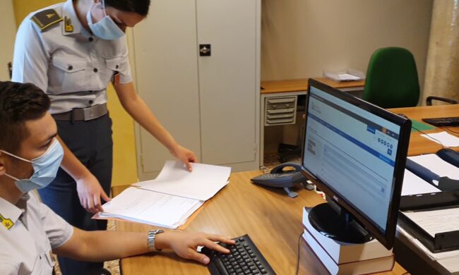 Usavano una società fantasma nel vicentino per frodare il fisco, sequestrati beni per oltre 3,8 milioni di euro