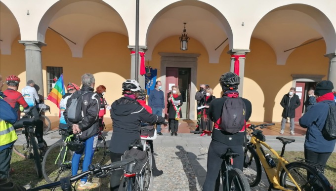 Sensibilizzazione e impegno civile: la biciclettata per dire “basta” ai femminicidi