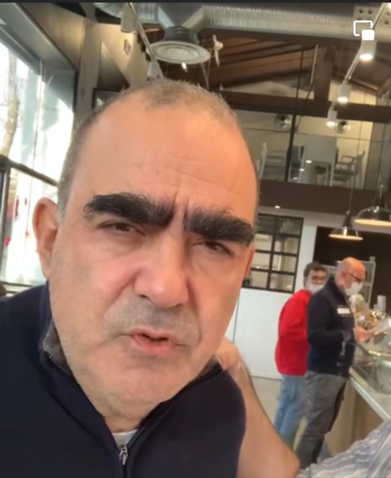 Il video spot di Elio a Brescia per il locale che promuove l’esperienza di lavoro integrazione per ragazzi down