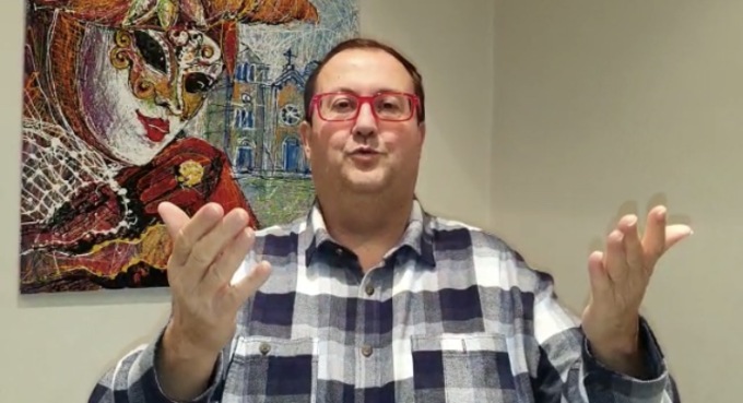 “Cara Santa Lucia vorrei…”, Fabio De Nunzio ex inviato di Striscia la Notizia, invia un video di auguri