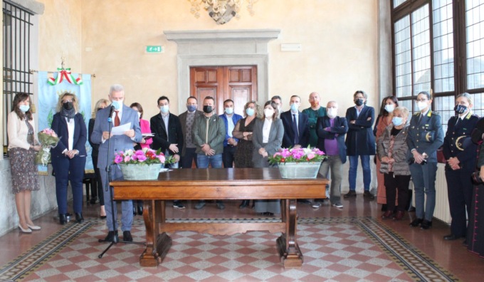 Benemerenze civiche, borsa di studio e premi ai negozi storici a Rovato