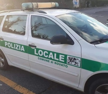 Rovato, Suv con targhe “a strappo” per sfuggire ai controlli: fermato sospetto ladro, scatta il sequestro