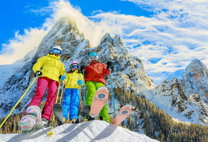 Mattinata da incubo sulle piste da sci, numerosi gli incidenti