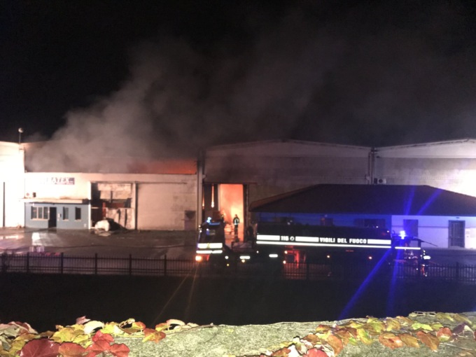 Incendio alla Vibatex, in fumo il lavoro di una vita