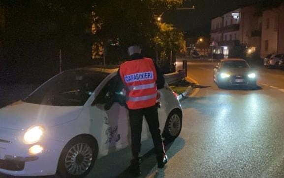 Controlli di Halloween nella Bassa: chiusi due bar che non rispettavano le norme Covid