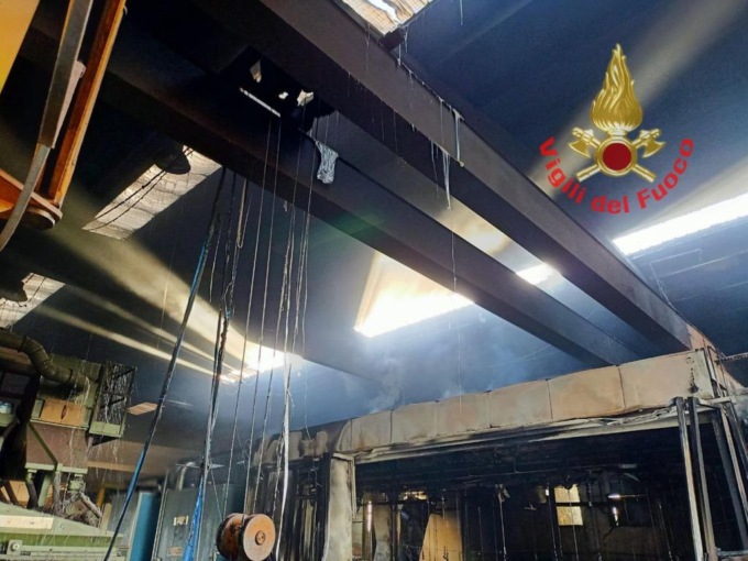 Incendio capannone Dello
