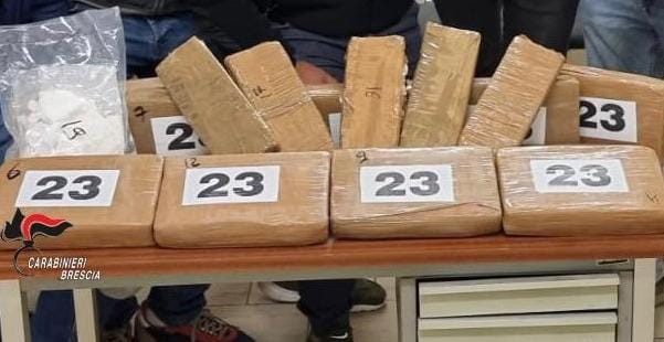 Da autorimessa a deposito di droga: sequestrati 16 chili di cocaina