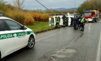 Auto si ribalta a Cologne, alla guida una 19enne