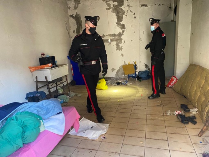 Sorpresi al parco con la droga, scattano gli arresti