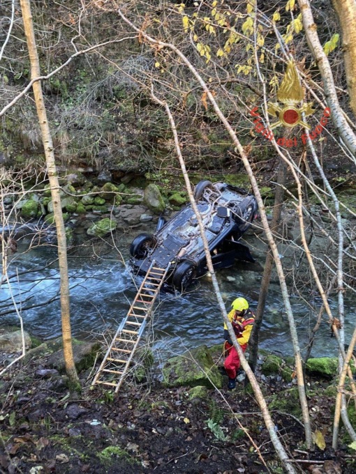 Incidente mortale a Collio, l’auto si è ribaltata nel fiume Mella
