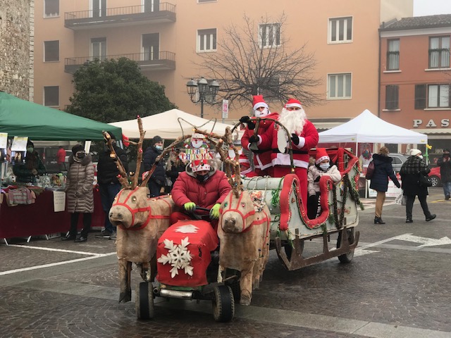 Babbo Natale a Montichiari per la gioia di grandi e piccini