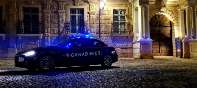 Minori protagonisti di una rapina, ora potranno uscire di casa solo per andare a scuola