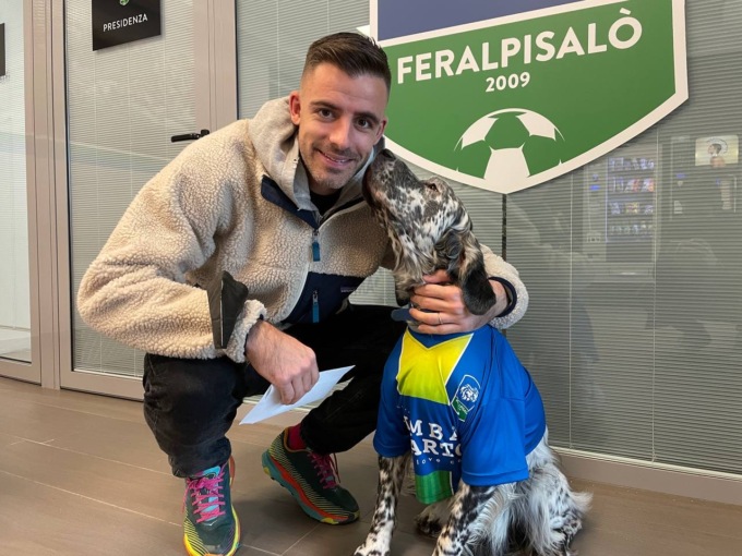 Anche Feralpisalò ha festeggiato Santa Lucia tendendo la mano al rifugio per cuccioli Le Muse
