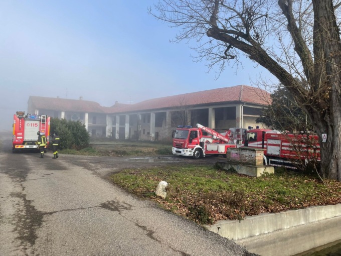 Incendio alla Cascina delle Mirandole di Cologne