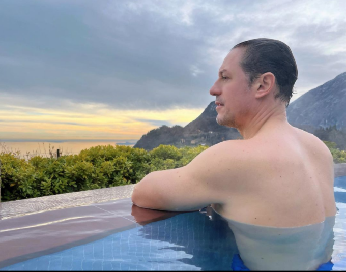 L’attore Stefano Accorsi sul Garda per un soggiorno di relax