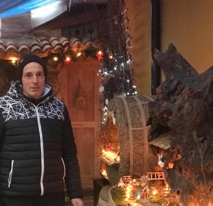 Il monteclarense Sergio Mattinzoli apre le porte del suo giardino regalando tutta la magia del suo presepe artigianale